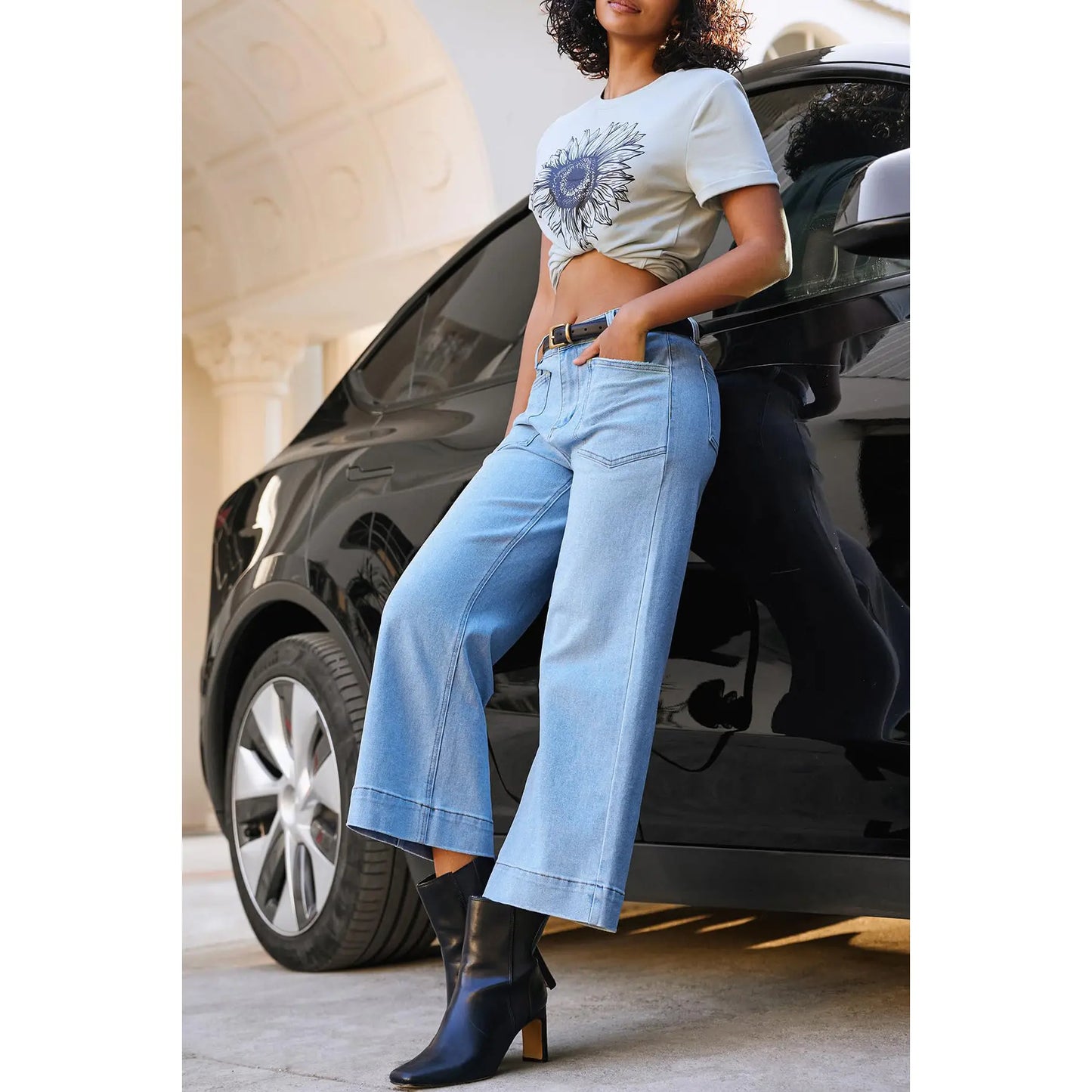 High-Waisted Capri Jeans – Stretchy, Frayed Distressed, Five Pockets, Women's