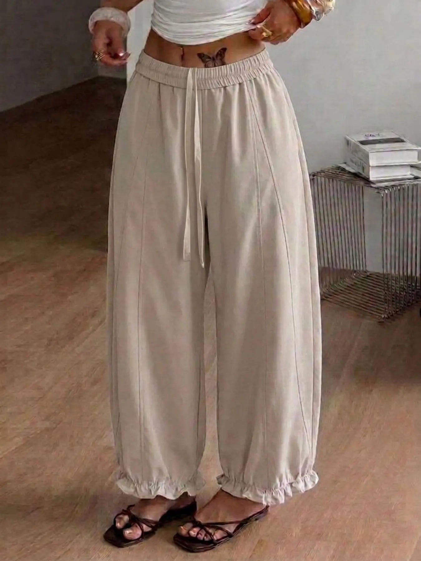 Women's Solid Creme Wide Leg Bubble Joggers
